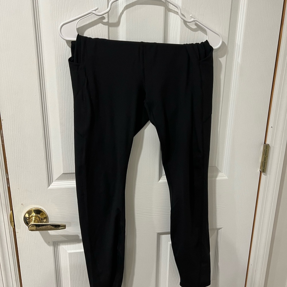 Fabletics Black Leggings w/ pockets, size large